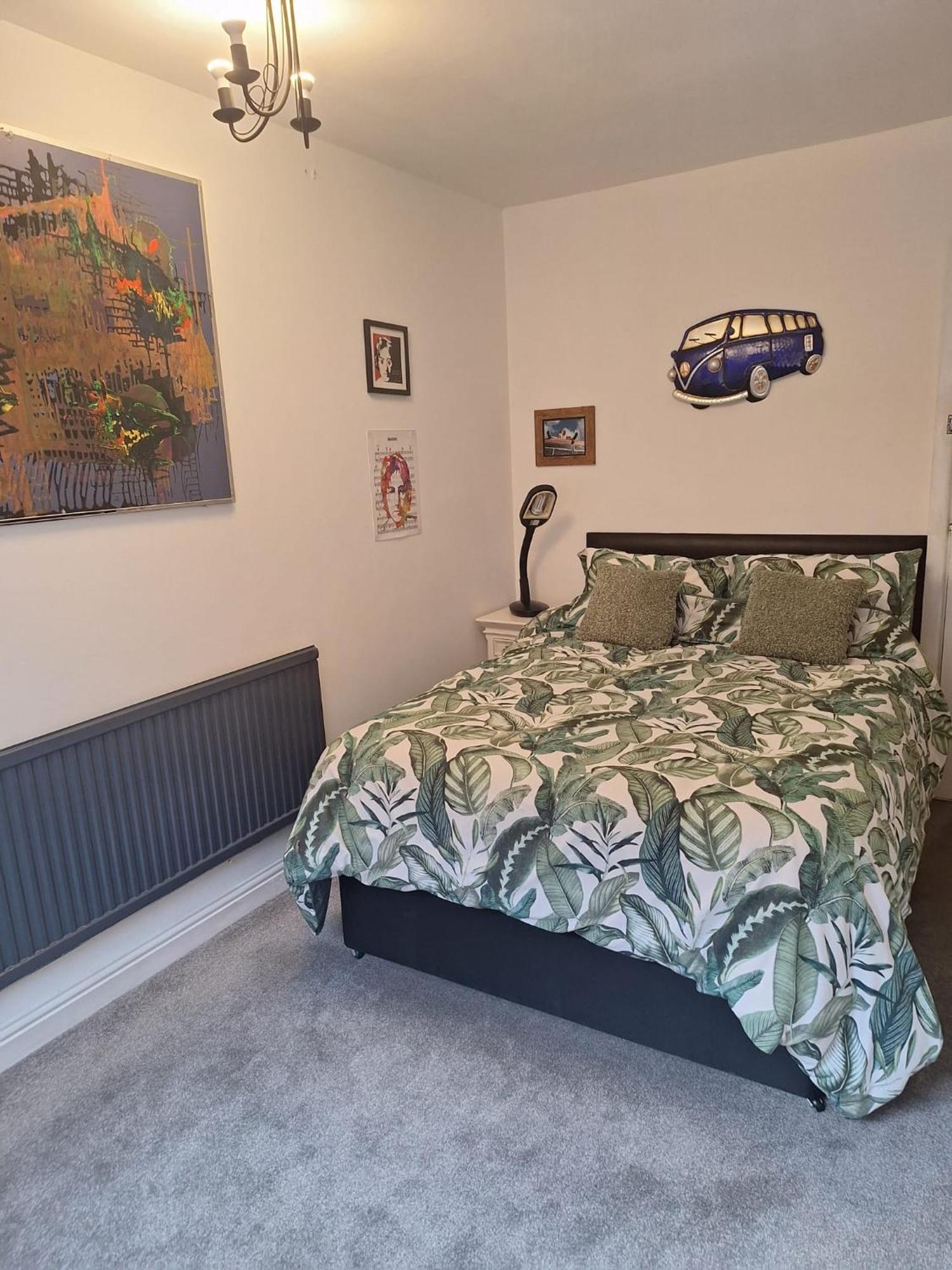 Todmorden Bed & Breakfast - The Toothless Mog Walsden Exterior photo